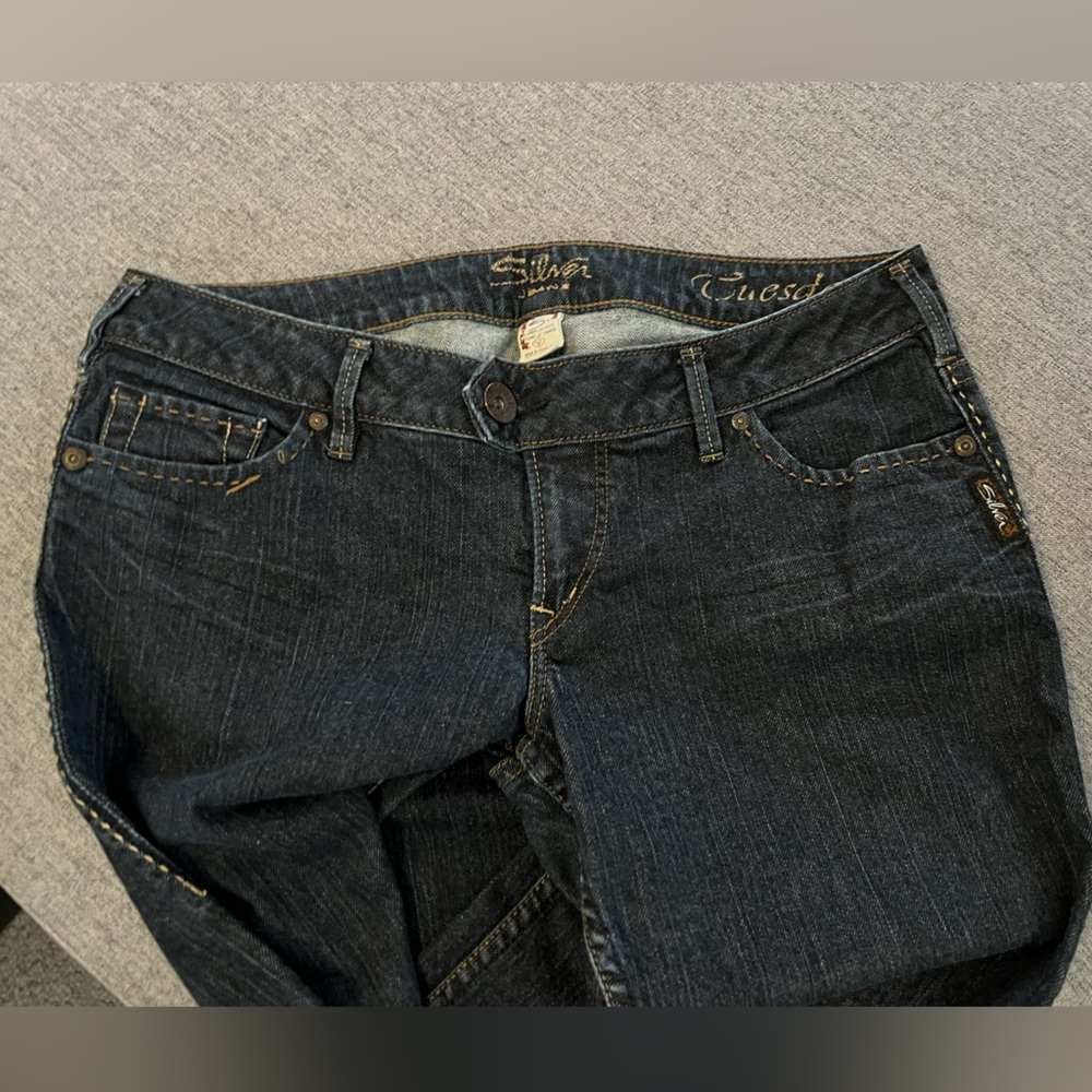 Like new size 31 Silver jeans. Tuesday. Dark‎ wash - Picture 5 of 5